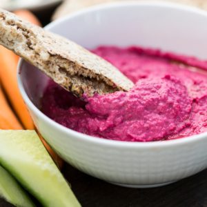 Beetroot hummus (G, V)